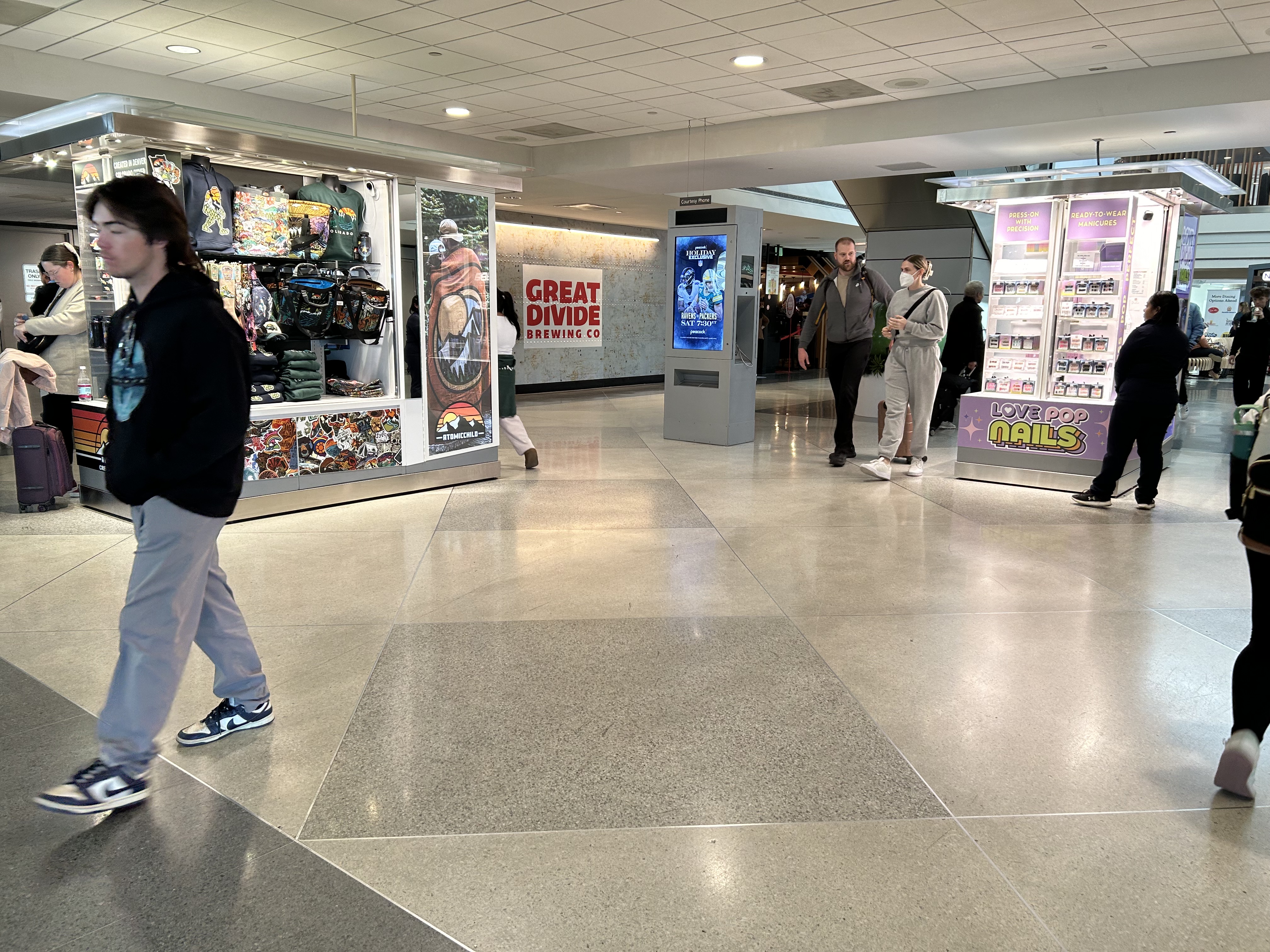 Con B & C Premier Digital Network - 4